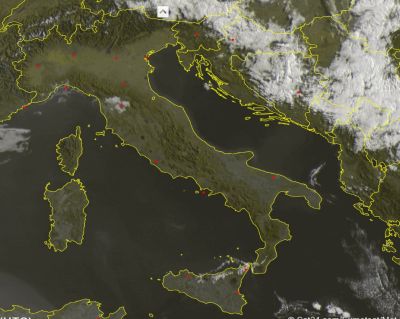 Frame satellitare relativo alla mattina di oggi 18 luglio 2016 - sat24.com
