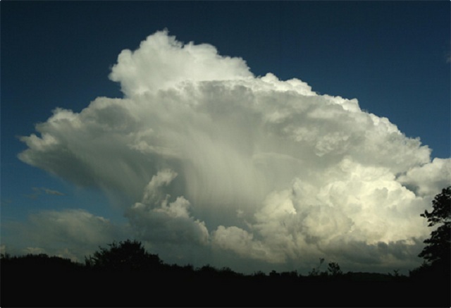 Meteo Italia: sole e caldo prevalenti ma un lieve cedimento dell'anticiclone porterà locali acquazzoni e temporali pomeridiani - outdoor-active.it Meteo Italia: sole e caldo prevalenti ma un lieve cedimento dell'anticiclone porterà locali acquazzoni e temporali pomeridiani - outdoor-active.it
