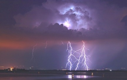 Temporali in arrivo al Nord Italia: previsti fenomeni intensi soprattutto su Alpi e localmente pianure di Piemonte e Lombardia - guide.supereva.it Temporali in arrivo al Nord Italia: previsti fenomeni intensi soprattutto su Alpi e localmente pianure di Piemonte e Lombardia - guide.supereva.it