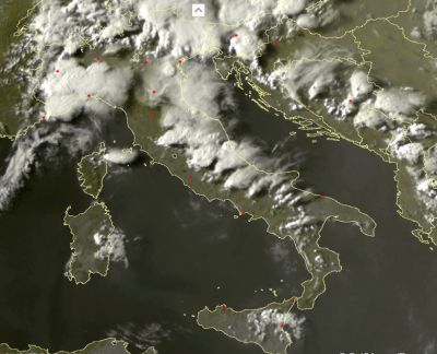 Temporali diffusi sull'Italia centro-settentrionale oggi 27 luglio 2016 - fonte: Sat24.com 