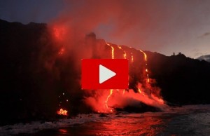 Hawaii: Eruzione del monte Kilauea, la lava finisce in mare. Video
