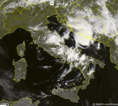 Frame satellitare relativo al pomeriggio odierno - fonte: Sat24.com
