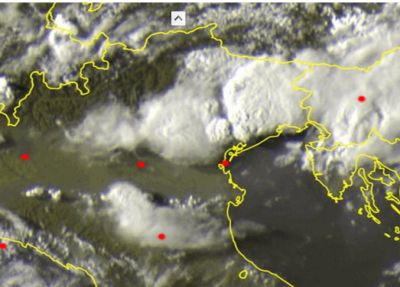 Frame satellitare che mostra gli estesi nuclei temporaleschi ora presenti sulle Regioni nord-orientali. Fonte: sat24.com