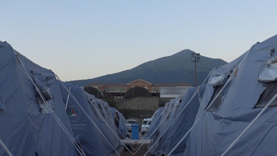 Meteo terremoto Appennino centrale: una saccatura depressionaria porterà un'aumento dell'instabilità con possibili temporali pomeridiani sui paesi colpiti dal sisma - youtube.com Meteo terremoto Appennino centrale: una saccatura depressionaria porterà un'aumento dell'instabilità con possibili temporali pomeridiani sui paesi colpiti dal sisma - youtube.com