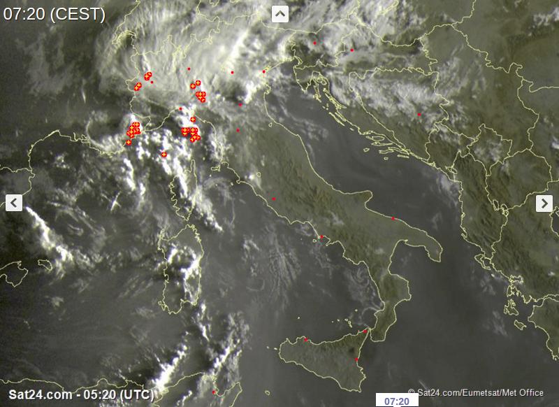 Tempo in atto: maltempo al Nord con piogge e temporali localmente intensi, più stabile al Centro-Sud qualche pioggia sulla Sardegna - sat24.com