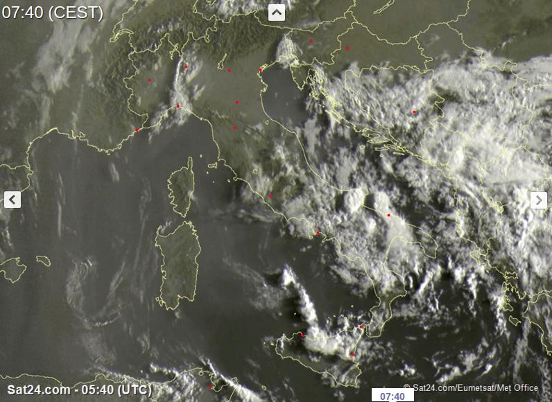 Tempo in atto: goccia fredda al Sud Italia porta piogge e temporali sparsi, più asciutto al Centro-Nord salvo fenomeni pomeridiani - sat24.com