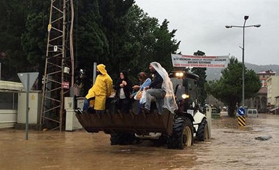 Alluvione in Turchia Trabzon sommersa da piogge torrenziali, 2 i morti