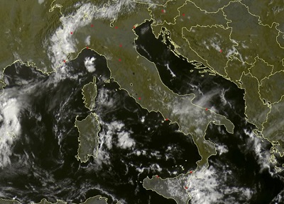 Tempo in atto: cieli sereni o poco nuvolosi sull' Italia salvo dell' instabilità su Alpi e al Sud