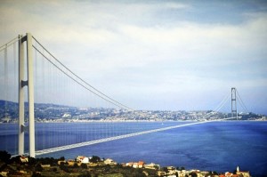 Ponte sullo Stretto, l’allarme dell’Ingv: “Zona a rischio, potrebbero esserci faglie che non conosciamo”