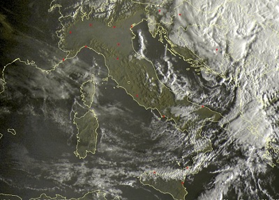 Tempo in atto: stabile sull'Italia con sole prevalente e temperature in lieve ripresa - sat24.com