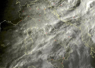 Tempo in atto: molte nuvole sull' Italia con piogge specie in serata al centro-sud