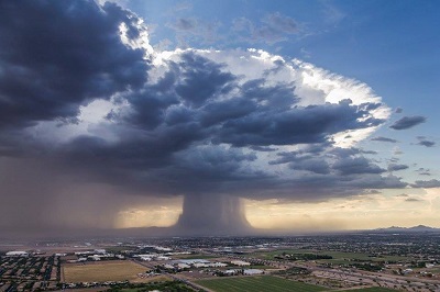 Downburst in Australia il violento fenomeno ripreso da un aereo a Brisbane