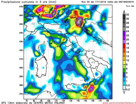 Piogge previste dal modello GFS per la notte tra Venerdì e Sabato sull'Italia Piogge previste dal modello GFS per la notte tra Venerdì e Sabato sull'Italia