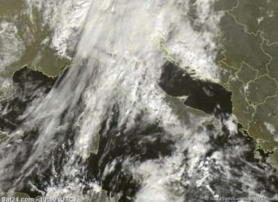 Tempo in atto: nuvolosità compatta con piogge a tratti intense al Centro-Nord. Temporali e acquazzoni su Sicilia e Calabria oggi 19 novembre 2016