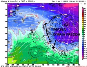 Temperature alla quota di 1500metri previste dal modello GFS nella notte fra Lunedi e Martedi, si noti come l'Italia si trova ai margini dell'aria fredda che interessa maggiormente l'est Europeo.