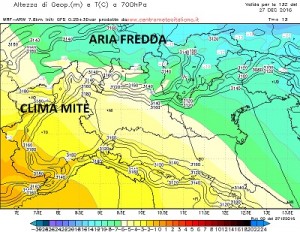 Temperature in quota sul nord italia previste da GFS per questo pomeriggio, si nota l'aria fredda oltre le alpi che trovandosi la strada sbarrata dalle Alpi non riesce a passare oltre, la massa d'aria cosi si trova costretta a riscaldarsi per compressione determinando un clima più primaverile che invernale sul nordovest Italiano.