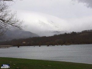 Neve sul Lago Scandarello, ad Amatrice. Fonte: http://www.youreporter.it/gallerie/Inizia_a_nevicare_sul_lago_Scandarello-Amatrice_Rieti_n_2/#1