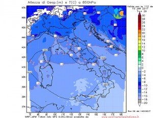 Temperature previste per la tarda mattinata di domani alla quota di 1500metri sull'Italia. Notare come i valori più freddi si rilevino al nord Italia e una -4° a 1500metri interessi anche una buona parte delle regioni centrali Italiane.