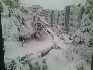 Abbondante nevicata in atto a Chieti. Foto di : Mario Miscia