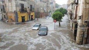 Maltempo, allerta rossa in Sicilia: Palermo in ginocchio a causa delle piogge