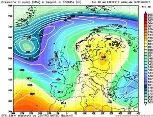 Il flusso umido meridionale pilotato da una vasta saccatura Atlantica che favorirebbe il ritorno di precipitazioni, nevose anche in pianura al nordovest nella giornata di Venerdi visto da GFS06Z.