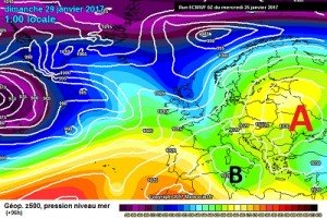 La situazione proposta da ECMWF00z per il weekend, con l'isolamento di un minimo di bassa pressione nei pressi della Sicilia che coinvoglierebbe umide correnti da sudest sul nordovest Italiano. 