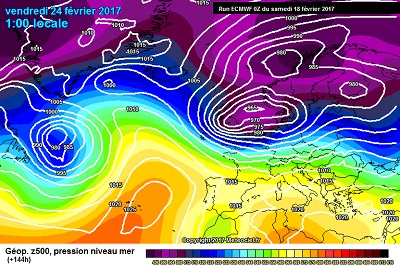 L'erosione dell'alta pressione ipotizzata verso la fine della prossima settimana da ECMWF00z, con l'avvicinamento da nord di correnti più instabili nord Atlantiche.