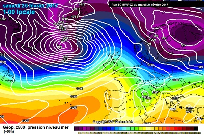 Il veloce impulso instabile da nordovest che secondo ECMWF00z fra Venerdi e Sabato viene interessando velocemente anche l'Italia. 