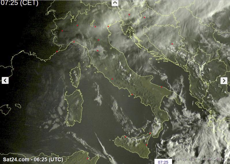 Tempo in prevalente stabile sull'Italia grazie all'espansione dell'anticiclone delle Azzorre, attenzione a nebbie e nubi basse - sat24.com
