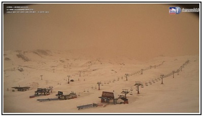 Neve e Sabbia sui monti della Sierra Nevada, il 22 Febbraio 2017. Fonte: www.strangesounds.org