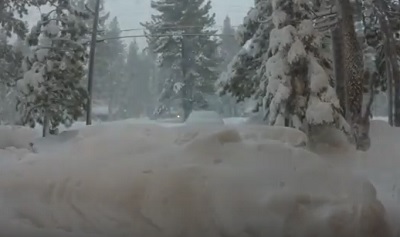 BLIZZARD in timelapse ecco un'intensa tempesta di neve direttamente dal lago Tahoe