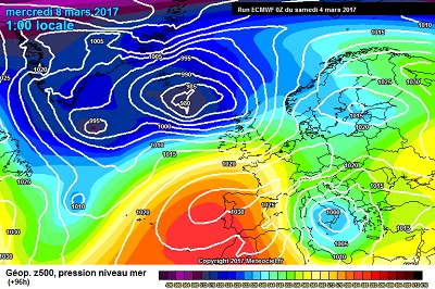 La situazione fra le giornate di Martedi e Mercoledi confermata anche da ECMWF00z con la presenza di un vortice di bassa pressione fra le regioni centro meridionali Italiane.