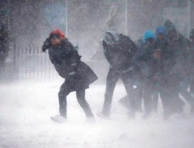 BLIZZARD negli USA magnifico time lapse delle tempeste di neve a seguito di Stella