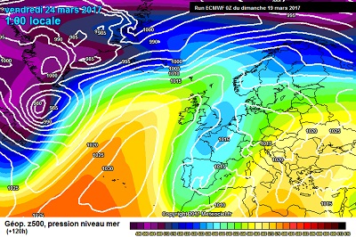 La proiezione invece prevista da ECMWF00z per il fine della prossima settimana, con una circolazione depressionaria posizionata più ad est verso il Mediterraneo occidentale e le regioni centrali e settentrionali Italiane.