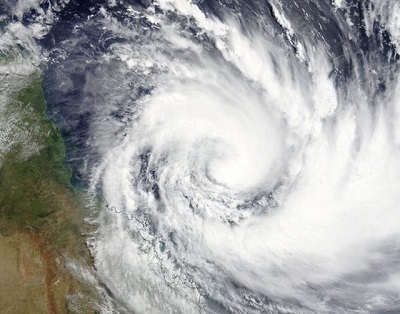 Ciclone Debbie visto dal satellite poco prima di abbattersi sulle coste nordorientali Australiane. Fonte: www.meteoweb.eu