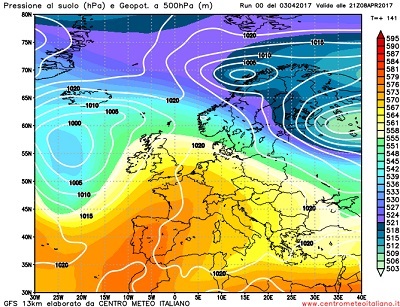 Situazione prevista da GFS00z per il prossimo weekend, con l'estensione verso il Mediterraneo di un campo di alta pressione.