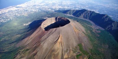 Vesuvio, avvertito tremore dalla popolazione: si tratta di un evento tellurico. Lo rende noto l’Ingv attraverso il proprio portale