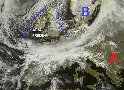 Situazione satellitare relativa alla giornata odierna, con il nord Italia ancora interessato da nuvolosità anche compatta per il graduale arrivo di un'intensa perturbazione Atlantica già presente sull'Europa centro occidentale. Mentre le regioni centro meridionali sono interessate ancora da un tipo di tempo stabile. 