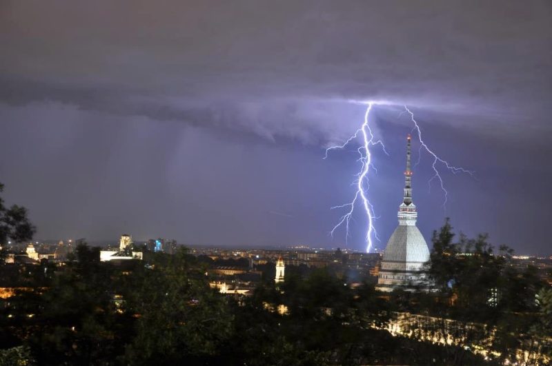 METEO ITALIA peggioramento in arrivo al Nord e parte del Centro con piogge e temporali, più asciutto altrove