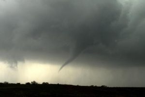 epa05968731 A tornado touches down south of McLean, Texas, USA, 16 May 2017. Tornados formed across the Texas panhandle and western Oklahoma, and according to media reports, thunderstorms are expected to occur in the area on and create further tornadoes and hail. EPA/MARK SMITH
