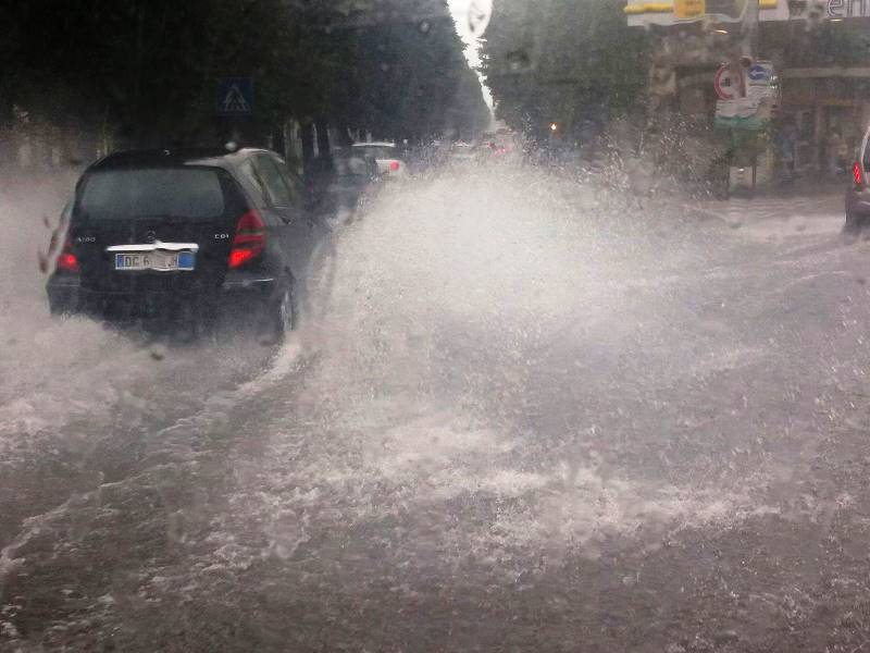 Condizioni meteo perturbate sul Nord Italia oggi 5 giugno 2017, sole e clima molto caldo in arrivo a seguire - ondatv.it Condizioni meteo perturbate sul Nord Italia oggi 5 giugno 2017, sole e clima molto caldo in arrivo a seguire - ondatv.it