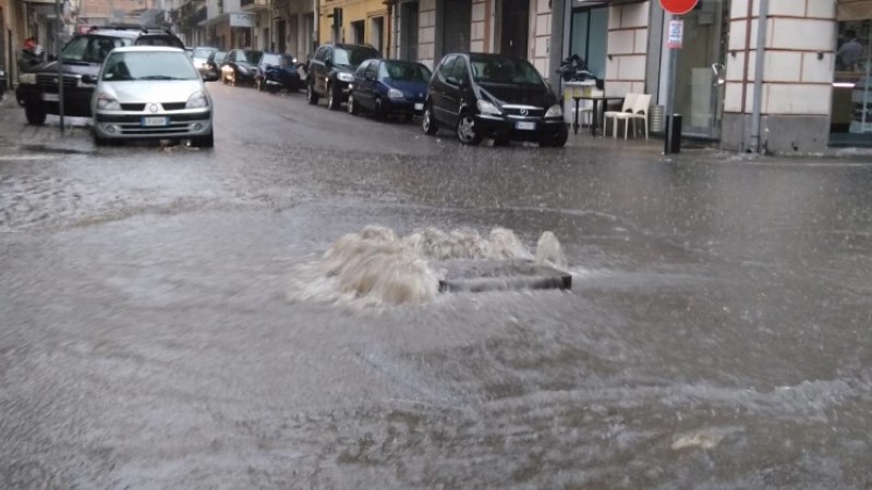 Il maltempo si sposta verso Sud, attesi ancora temporali e nubifragi - strettoweb.com Il maltempo si sposta verso Sud, attesi ancora temporali e nubifragi - strettoweb.com
