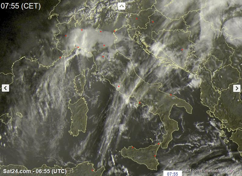  Molte nuvole sull'Italia con piogge in arrivo dalla sera - sat24.com