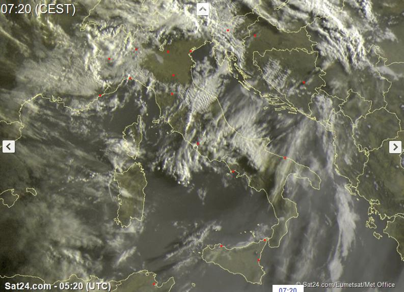 Nubi sparse e qualche pioggia sull'Italia - sat24.com