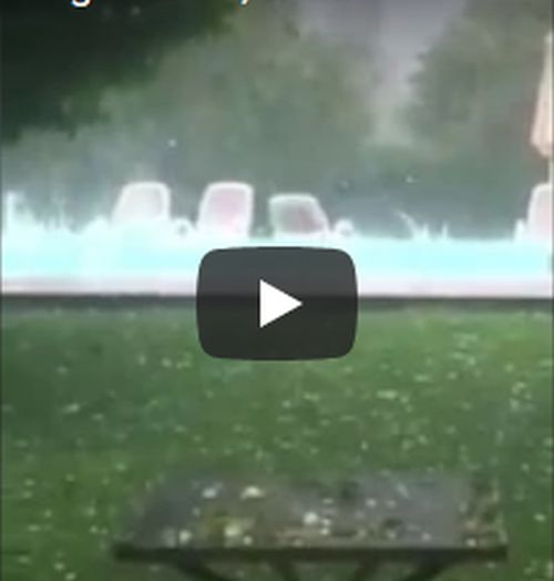 Grandine violentissima grandinata sul lago di Garda. Video storico Grandine violentissima grandinata sul lago di Garda. Video storico