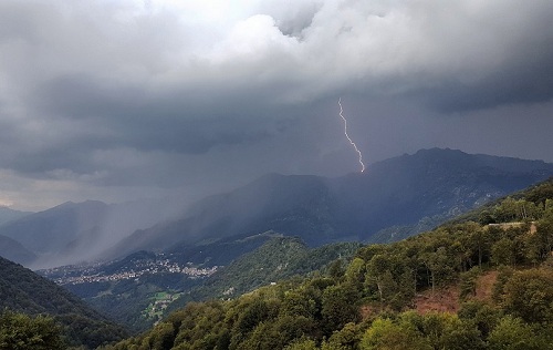 Meteo weekend ancora temporali pomeridiani nelle zone interne - valsassinanews.com