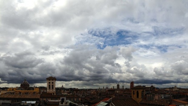 Condizioni meteo localmente instabili con deboli piogge specie lungo il Tirreno - fonte: 06blog.it