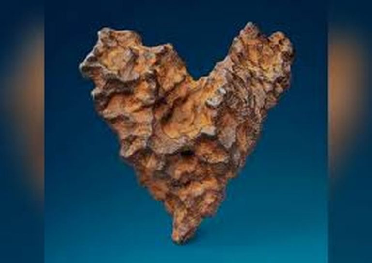 Meteorite a forma di cuore all’asta per San Valentino: ecco di cosa si tratta e il valore