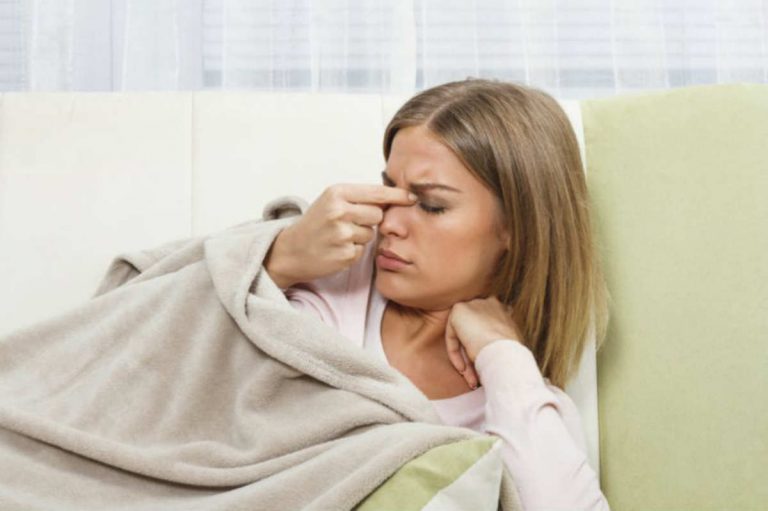 Sinusite, sai come riconoscerla? Ecco quali sono i sintomi e come curarla Sinusite, sai come riconoscerla? Ecco quali sono i sintomi e come curarla