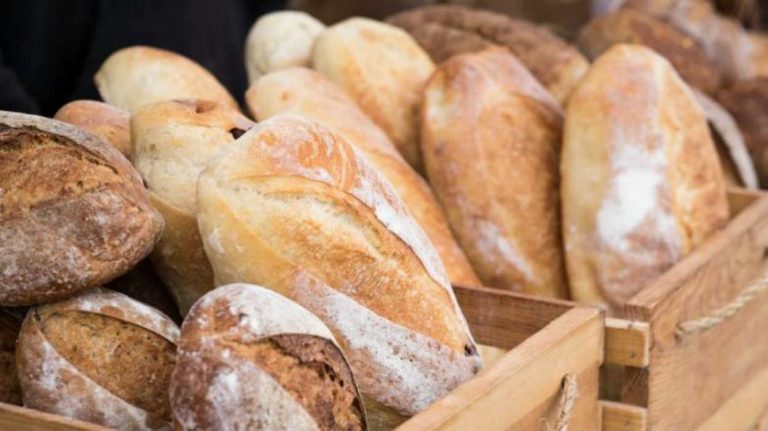 Dieta, il pane fa ingrassare? I limiti da rispettare e quanto mangiarne